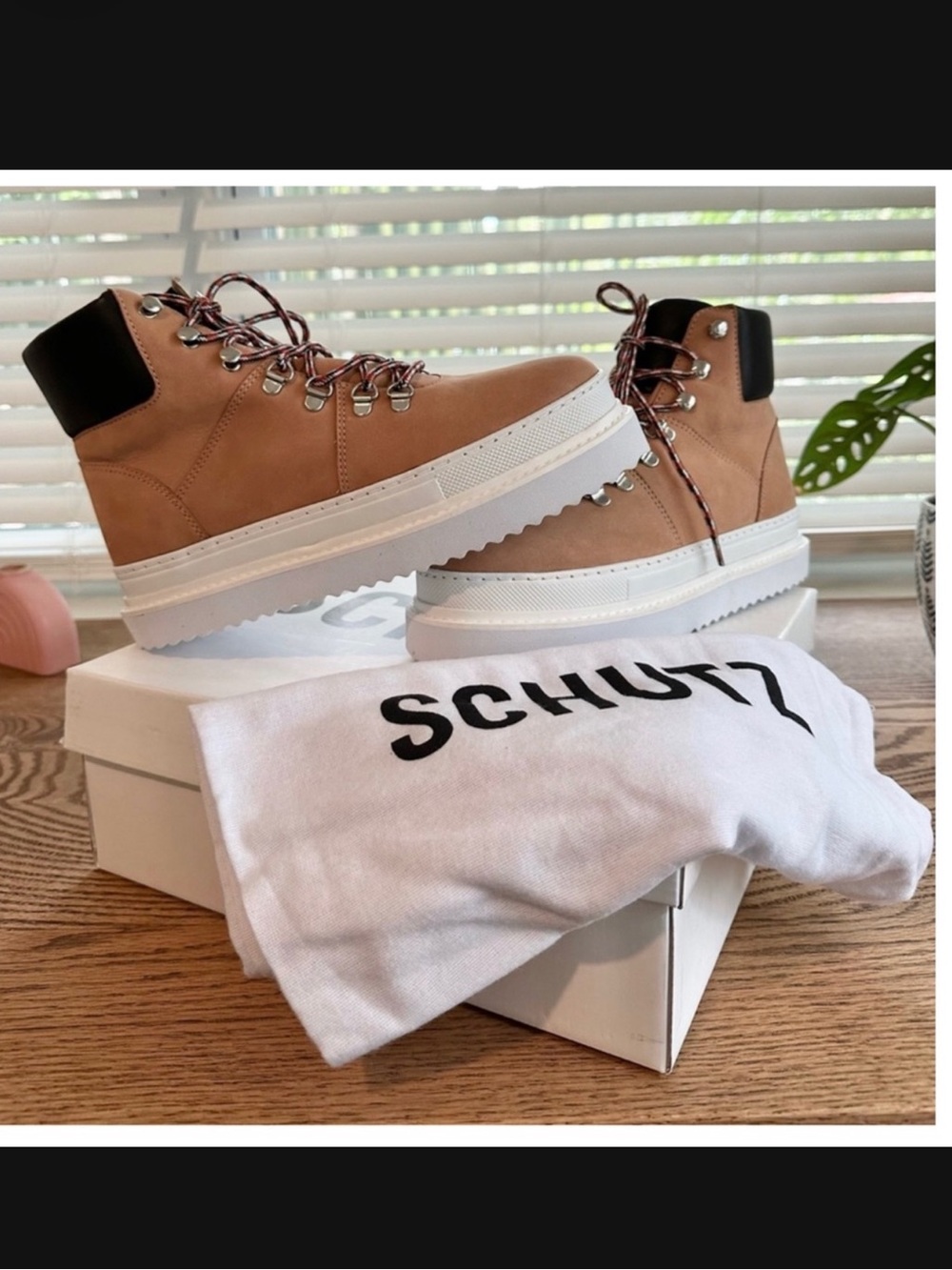 Schutz Marla Honey Beige/Black Suede Platform Waterproof Boots Sz 9 NIB!